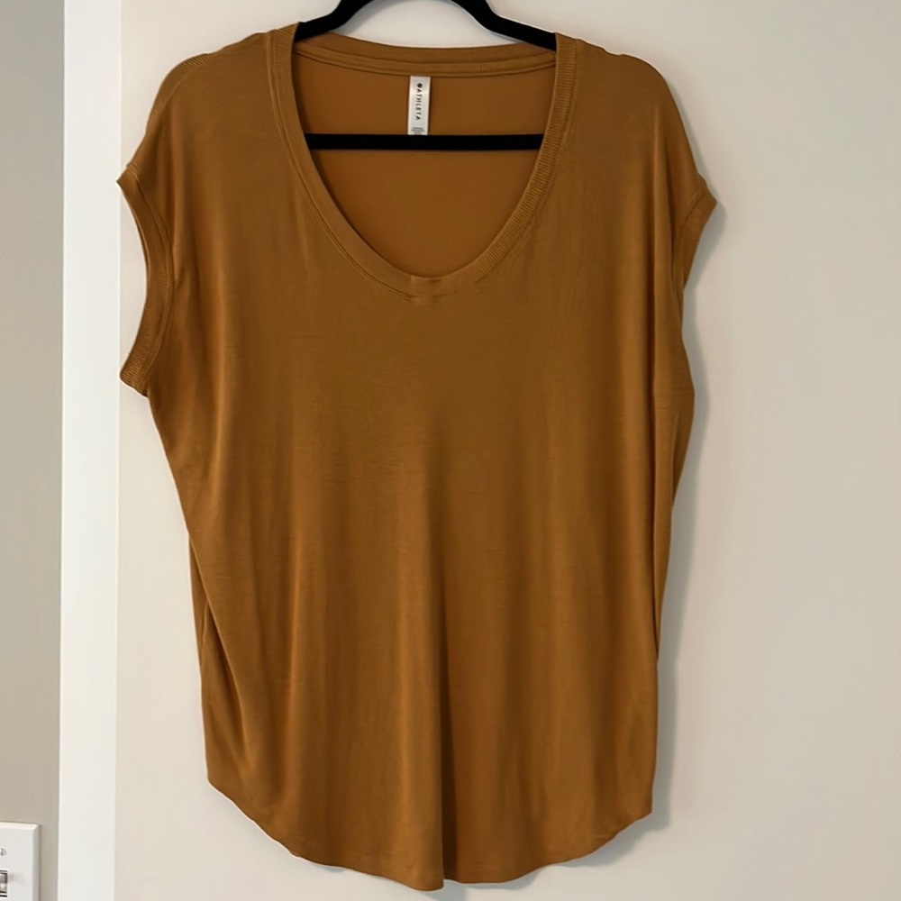 Athleta cloud light stratus top size small